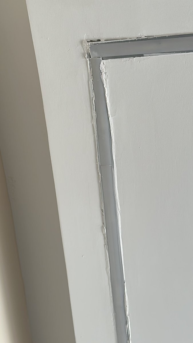 swapz4u's tweet photo. Such a disgusting work done by Urban Company
Got painting services done by them and they damaged everything in the house. #urbancompany https://t.co/gDWjqVIl2K