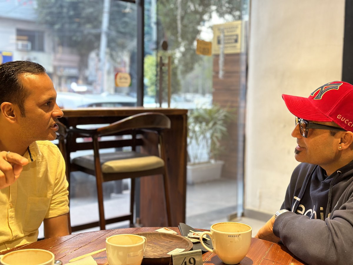 theamiverma's tweet photo. What a Big surprise 

Anshuman Country Head &amp; Director @BigCommerce 
visits @techiesindiainc HQ yesterday 

Learning Laughing Launching Lauding 
and a lot more was discussed 

Yes he adds 2 spoons of Sugar in Cappuccino :) https://t.co/M0BP1vKVU7