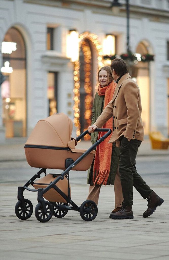 ManFromNyasaland tweet media