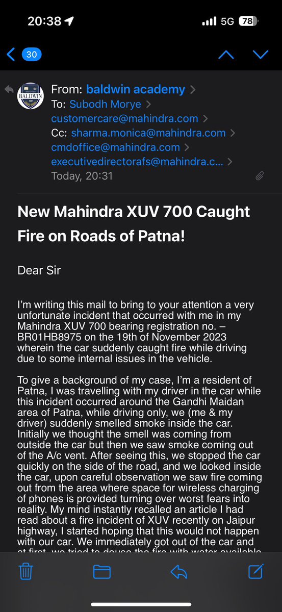 rishz7's tweet photo. MAHINDRA XUV700 CAUGHT FIRE!!

@anandmahindra sir kindly take cognisance of this serious incident and the lackadaisical attitude of your company employees and the local dealership (Leader Automobile, Patna). 10 days have passed since this incident and no credible action taken yet https://t.co/Jtpfe5Xc4R