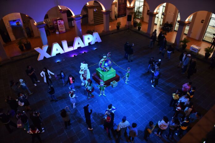 EspejoDelPoder_'s tweet photo. Inicia la Navidad y sus festividades en Xalapa https://t.co/WS76qWyqd0 a través de @EspejoDelPoder_ https://t.co/Yy0bnwp69u