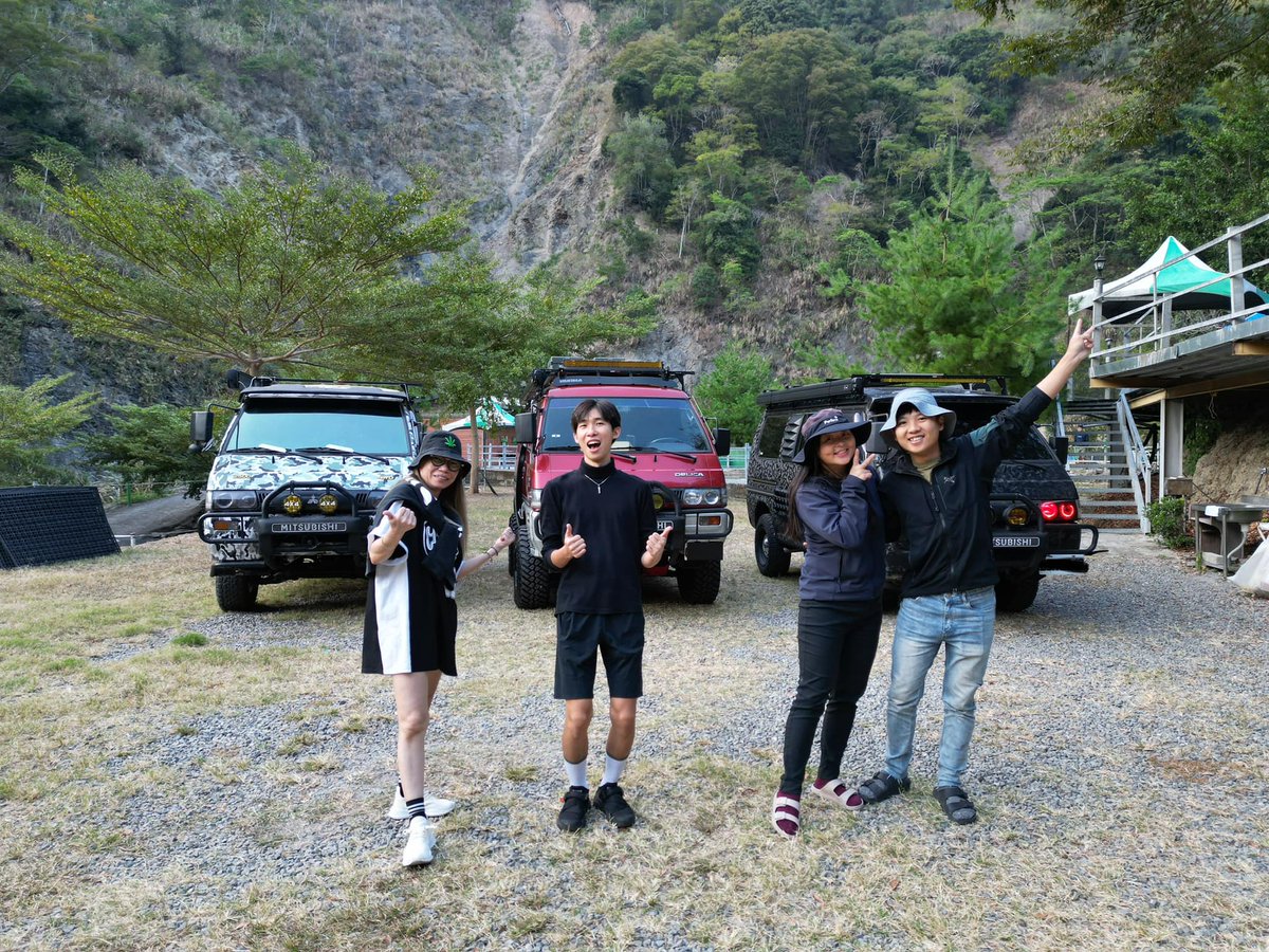 afhkvm's tweet photo. 被網紅找來露營了🤣 #卡凱 #楊小賢Shane #露營車 #得利卡4X4 #Delica4X4 #vanlife #vanlifevirals https://t.co/mF57FU6BzY