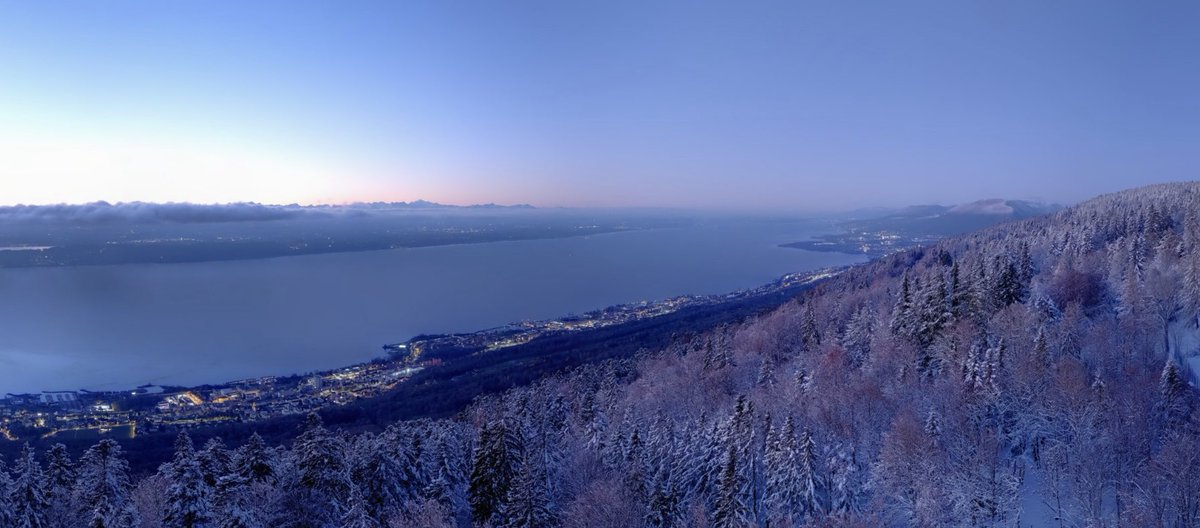 vmatthey's tweet photo. Couleurs hivernales ce matin sur les webcams du #PaysdeNeuchâtel ! #tourisme @Jura3Lacs @MySwitzerlandCH @Etat_Neuchatel https://t.co/nrvKKBN8yo https://t.co/s6l22hx4iN