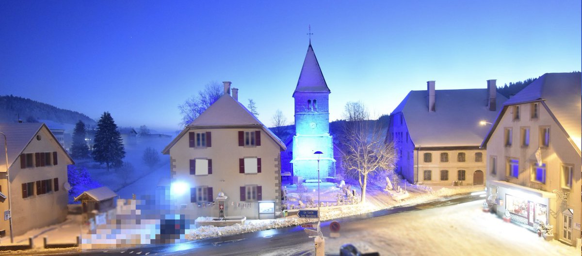 vmatthey's tweet photo. Couleurs hivernales ce matin sur les webcams du #PaysdeNeuchâtel ! #tourisme @Jura3Lacs @MySwitzerlandCH @Etat_Neuchatel https://t.co/nrvKKBN8yo https://t.co/s6l22hx4iN