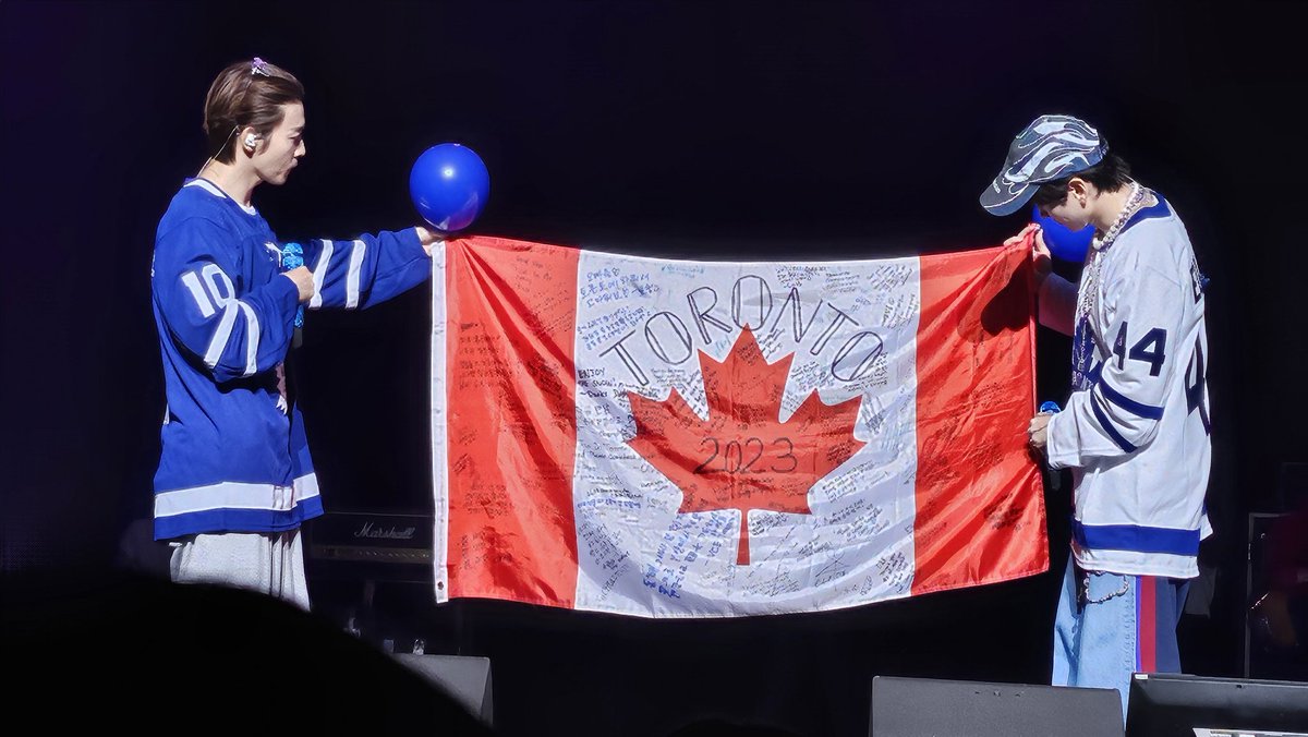 2Fine2DFine's tweet photo. Since 2007... Hearing the news of @henrylau89 moving to SK, I've supported these boys.
FINALLY, two of them came to Toronto tonight. That medley was unreal... 🥹🥹💙💙💙
@SJ_DnE_official @SJofficial #DElight_Party_in_Toronto https://t.co/rpoO1LmpNl