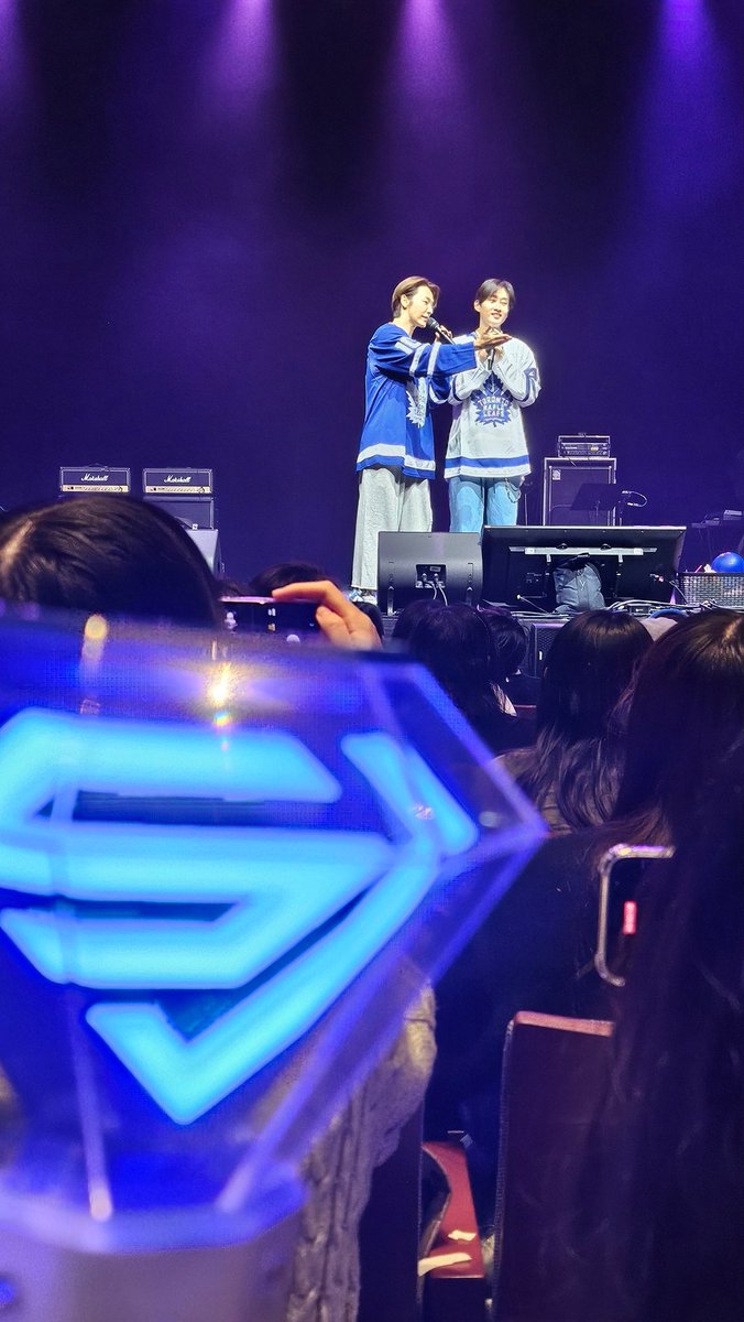 2Fine2DFine's tweet photo. Since 2007... Hearing the news of @henrylau89 moving to SK, I've supported these boys.
FINALLY, two of them came to Toronto tonight. That medley was unreal... 🥹🥹💙💙💙
@SJ_DnE_official @SJofficial #DElight_Party_in_Toronto https://t.co/rpoO1LmpNl