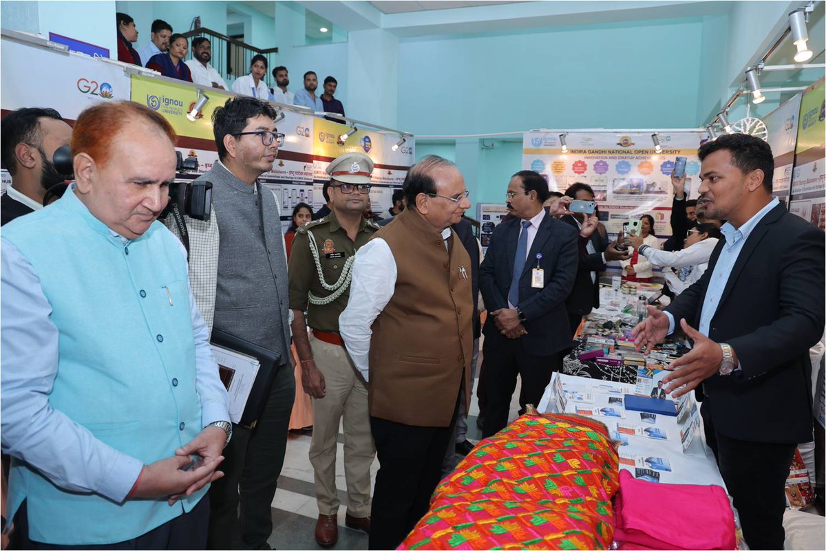 InnovationsIGN1's tweet photo. Shri Vinai Kumar Saxena, Lieutenant Governor of Delhi and the Chief Guest on the occasion of the Foundation Day of IGNOU visited the Exhibition of student Startups on 19th November. https://t.co/sKRpxl7Cf7