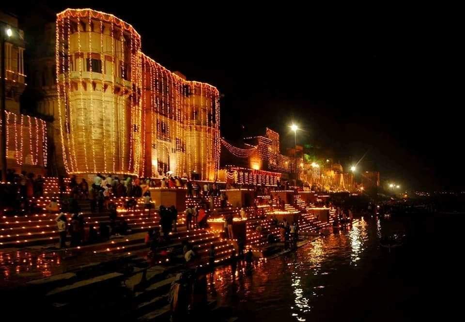 rksvss's tweet photo. भव्य और दिव्य काशी!   #DevDeepawali  #Varanasi https://t.co/TKFywzHlxE