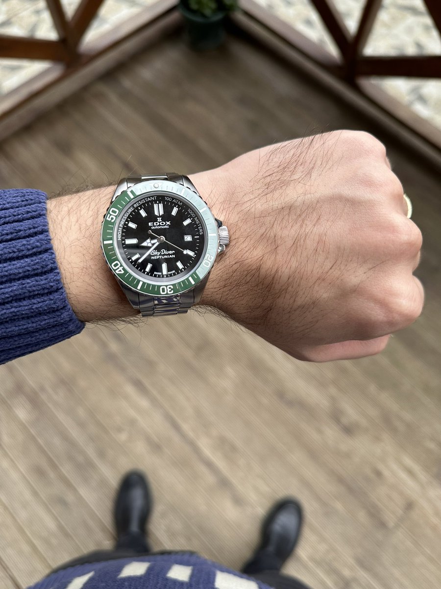 GM my big Family ☀️🙋🏻‍♂️

New watch added to my collection
Automatic Diver Edox with 100atm 🎉

Connect with me 🫂
Say GM,Receive GM

#NFT #Watch