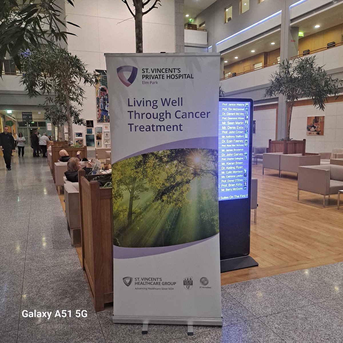 yvonnepburke's tweet photo. Well down to the St Vincent’s Private Hospital HSCP team on their inaugural patient information evening ‘Living Well Through Cancer Treatment’ @quinnemma2001 @NiallOConnor2 @WeHSCPs #Collaboration #PatientCare https://t.co/RinpfnHeTH