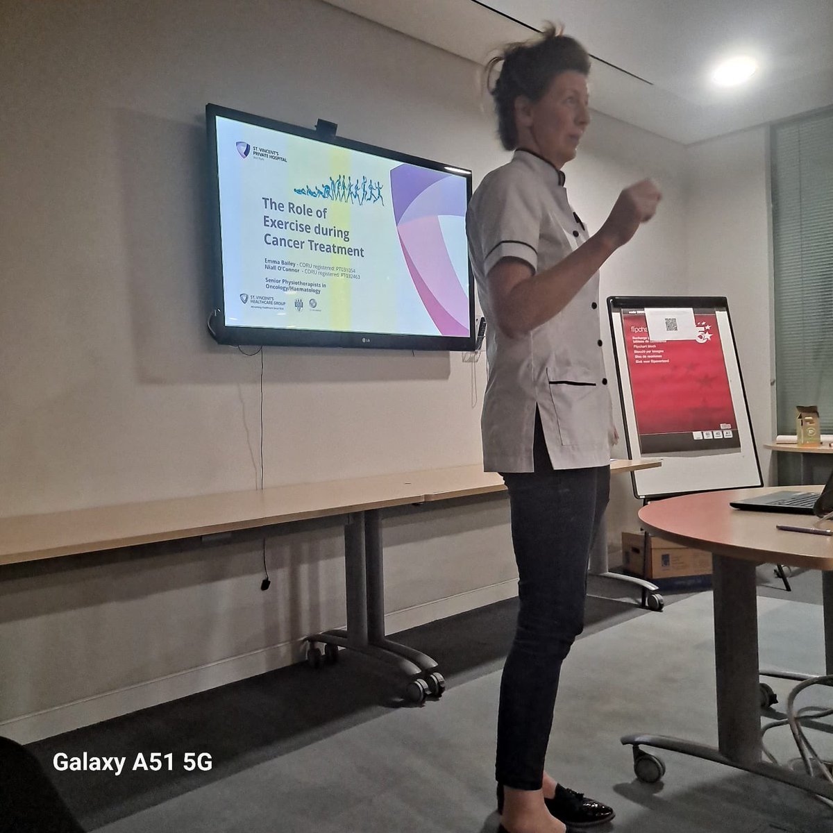 yvonnepburke's tweet photo. Well down to the St Vincent’s Private Hospital HSCP team on their inaugural patient information evening ‘Living Well Through Cancer Treatment’ @quinnemma2001 @NiallOConnor2 @WeHSCPs #Collaboration #PatientCare https://t.co/RinpfnHeTH