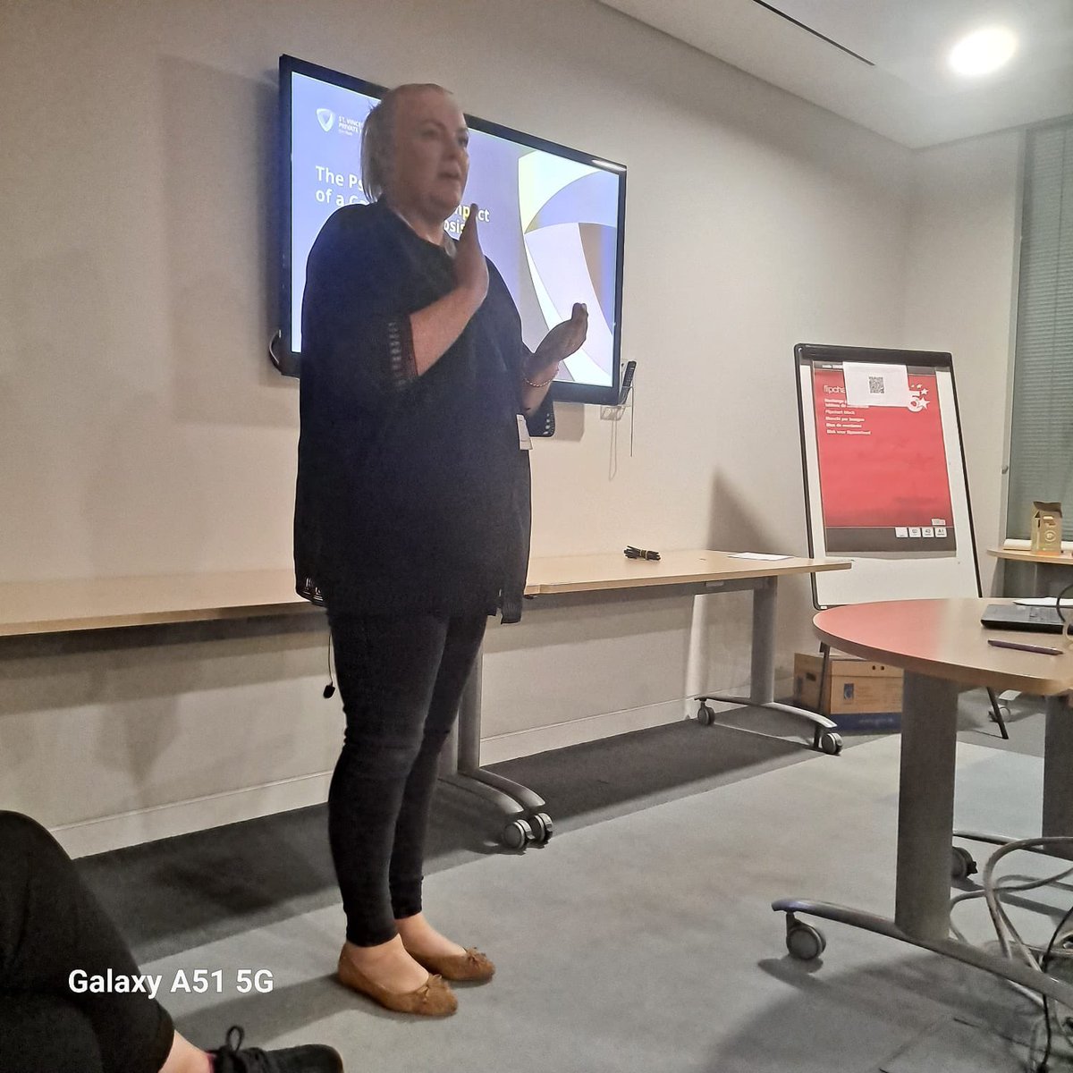 yvonnepburke's tweet photo. Well down to the St Vincent’s Private Hospital HSCP team on their inaugural patient information evening ‘Living Well Through Cancer Treatment’ @quinnemma2001 @NiallOConnor2 @WeHSCPs #Collaboration #PatientCare https://t.co/RinpfnHeTH