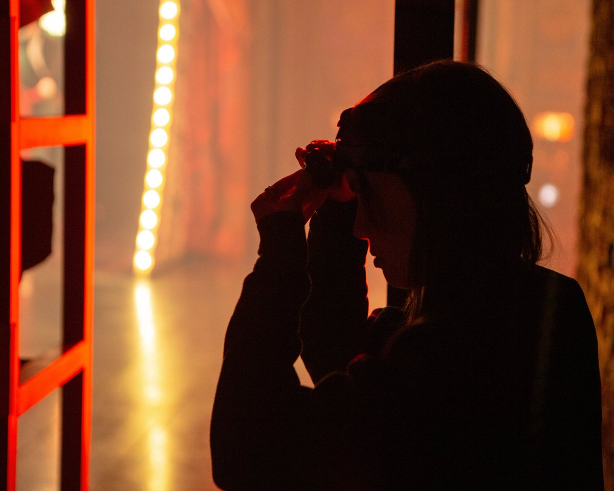 MoulinMusicalAU's tweet photo. We’re checking plots and setting props, ready for our last Get Technical! tomorrow. 

📸 Chris Parker

#MoulinRougeTheMusical #GetTechnical #crew #bts #GlobalCreatures #Melbourne #Naarm https://t.co/QlCggQi3QB