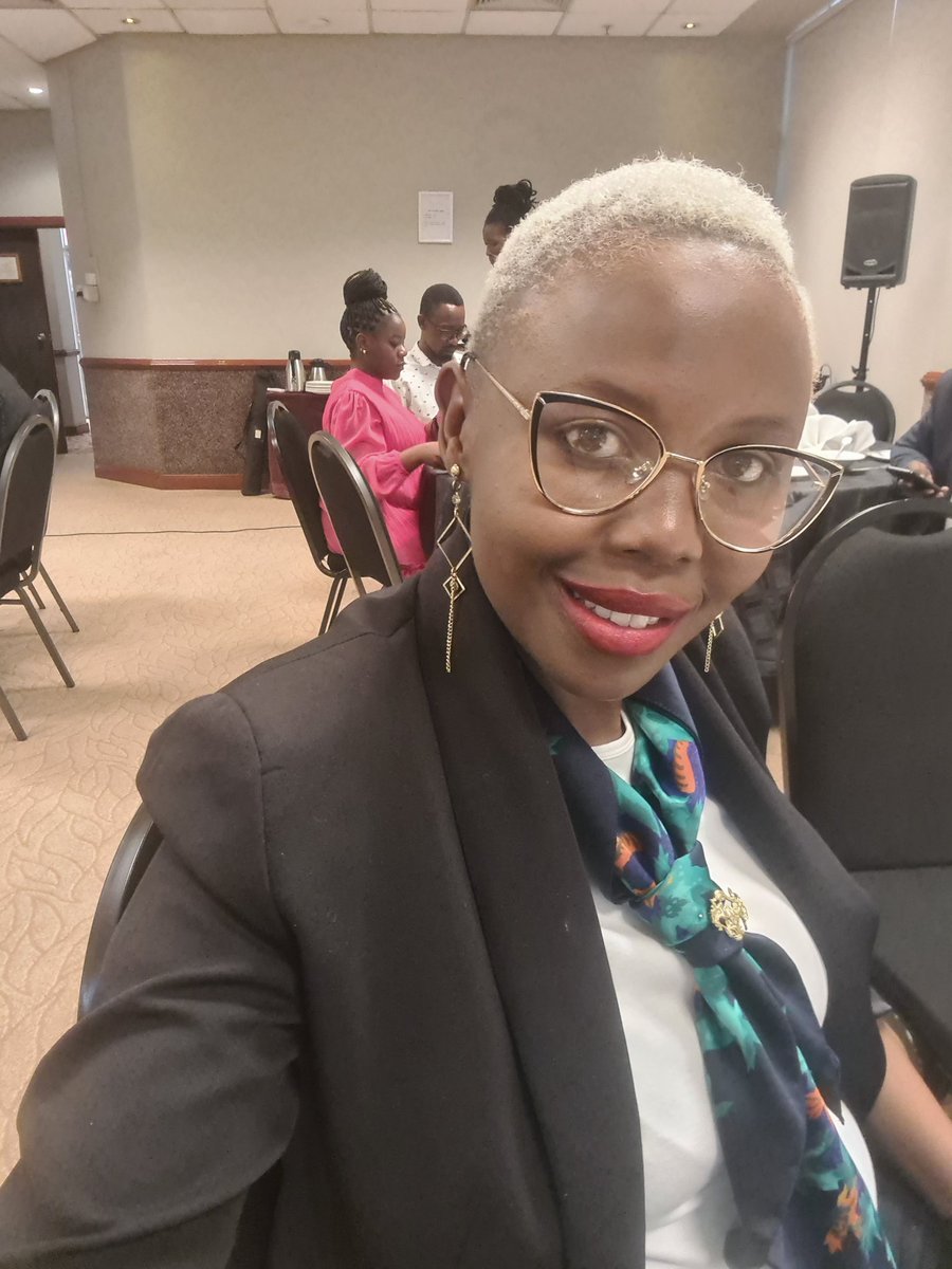 At a Breakfast  Meeting hosted by @kaszimbabwe. About to give a keynote address to other innovators in the Zimbabwean Economy.  Looking forward to learning from the movers and shakers in this room as well. 
#smallholderfarming #highimpact #freshinabox