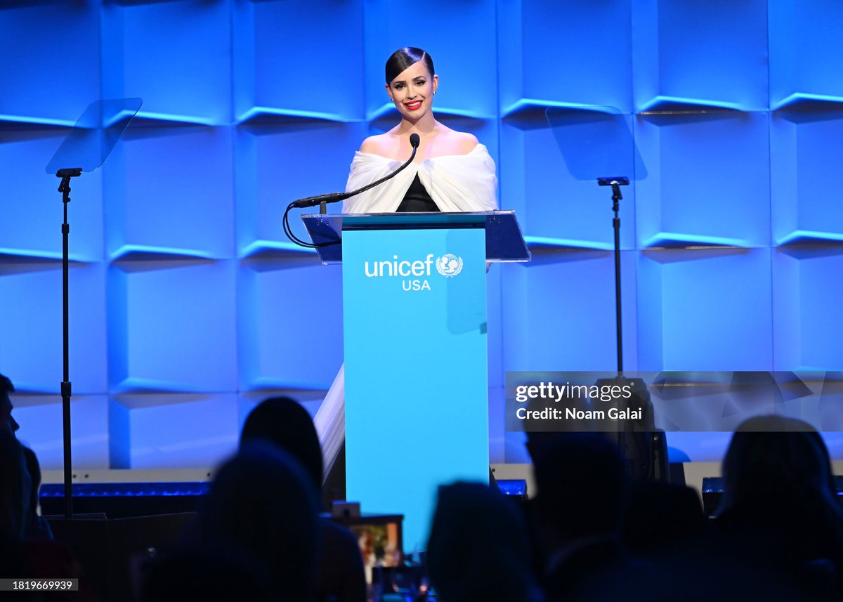 sofiaexclusives's tweet image. .@SofiaCarson yesterday at the UNICEF Gala 2023 (more pictures on IG 🤗)