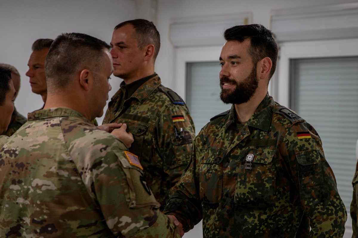 Great job, Team! 

Recently @bundeswehrInfo soldiers who are currently deployed to Kosovo with @NATO_KFOR earned their @USArmy Marksmanship Badges.

#StrongerTogether #WeAreNATO https://t.co/LATnlGh6mJ