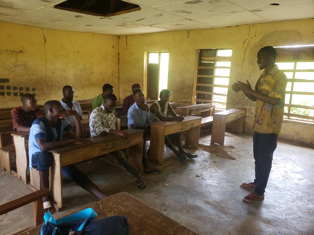iserhnigeria's tweet photo. Scholar Bashit Balogun @balogunbashit01, an Agric Student of @UnilorinNGR taught 8 of his friends "LEADERS TOOLKITS" at Ile-Apa Primary School, Ilorin as his Capstone Project to graduate from ISERH Undergraduate Studies Class 11
#IUSClass11 #youthdevelopment https://t.co/sqX24lkM8H