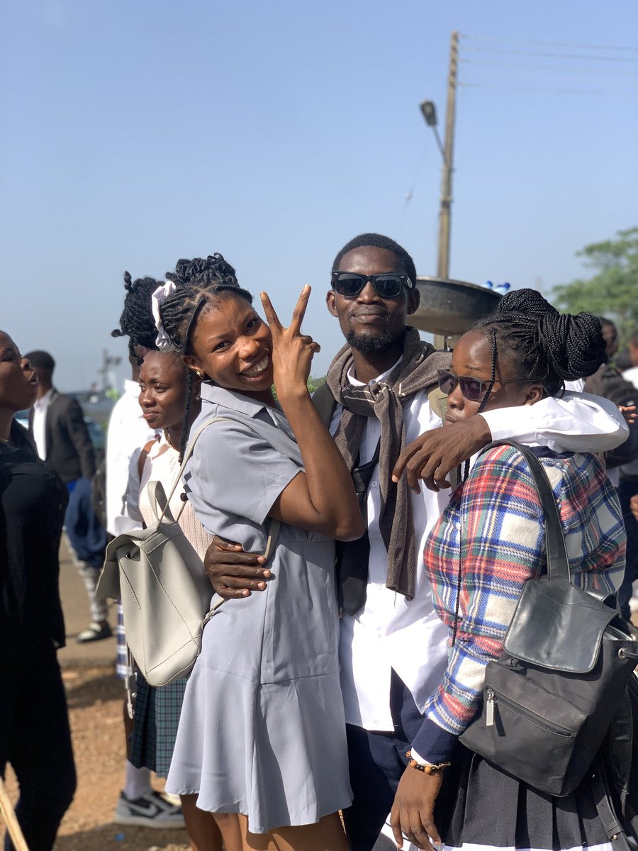 iamshollyyoung's tweet image. I had my back to school on Monday, marking my last days as an undergraduate student.

#InvictaClass22 #ClassInvicta #invictaclass22week #BacktoSchool