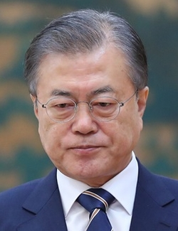 바보같은 놈을 반장으로 임명해 반이 엉망이 됐으면 반장이 책임이 아니라 임명한 선생 책임입니다. 문재인낙지패거리들이 이재명 죽이며 윤석열을 대통령 만들었으니 나라 꼴이 이런 겁니다. 문낙지패거리들 남은 과제는 민주당 망가뜨려 총선 과반수 무너뜨리는 겁니다. #사악한 #문재인 #기득권