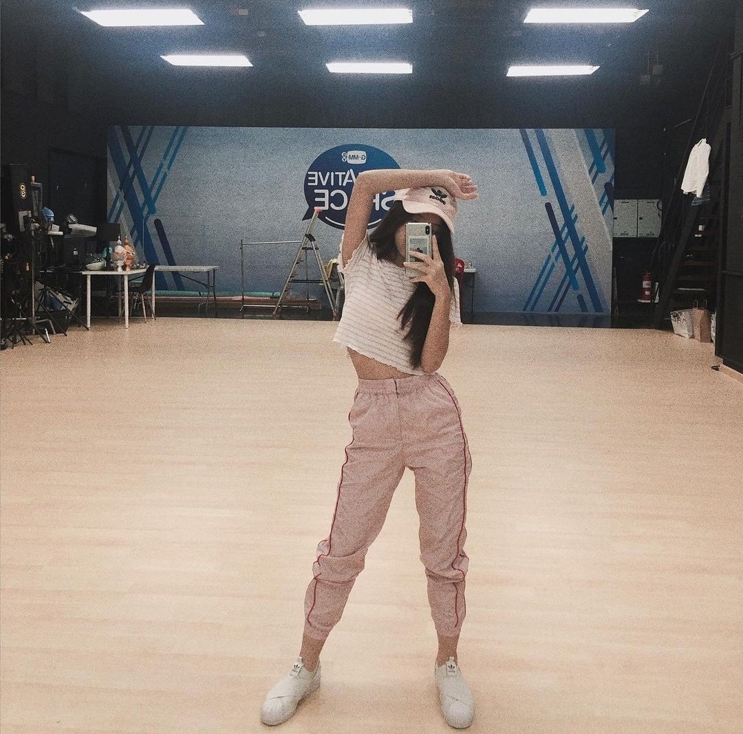 𝙰 mimir como si es𝐭a gatita no es𝐭uviera cansada de 𝐥as prác𝐭icas de𝐥 día y sobre𝐭odo de re𝐝actar mé𝐭ricas para un p𝐥an de pruebas 𝐪ue probab𝐥emente 𝐭ermine en s𝐩ee𝐝run mañana. ¡𝙳escansen, ga𝐭i𝐟ans!

ᓚᘏᗢ 𝕟yang — #𝖙ōru 🐈