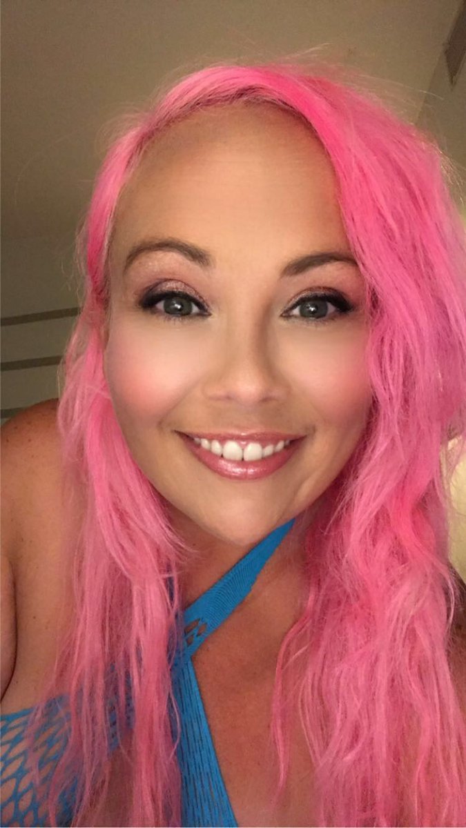 Amy53303807's tweet photo. https://t.co/2xIZNucTOW

Come sub for free to my page on Onlyfans https://t.co/f2sMbMORog