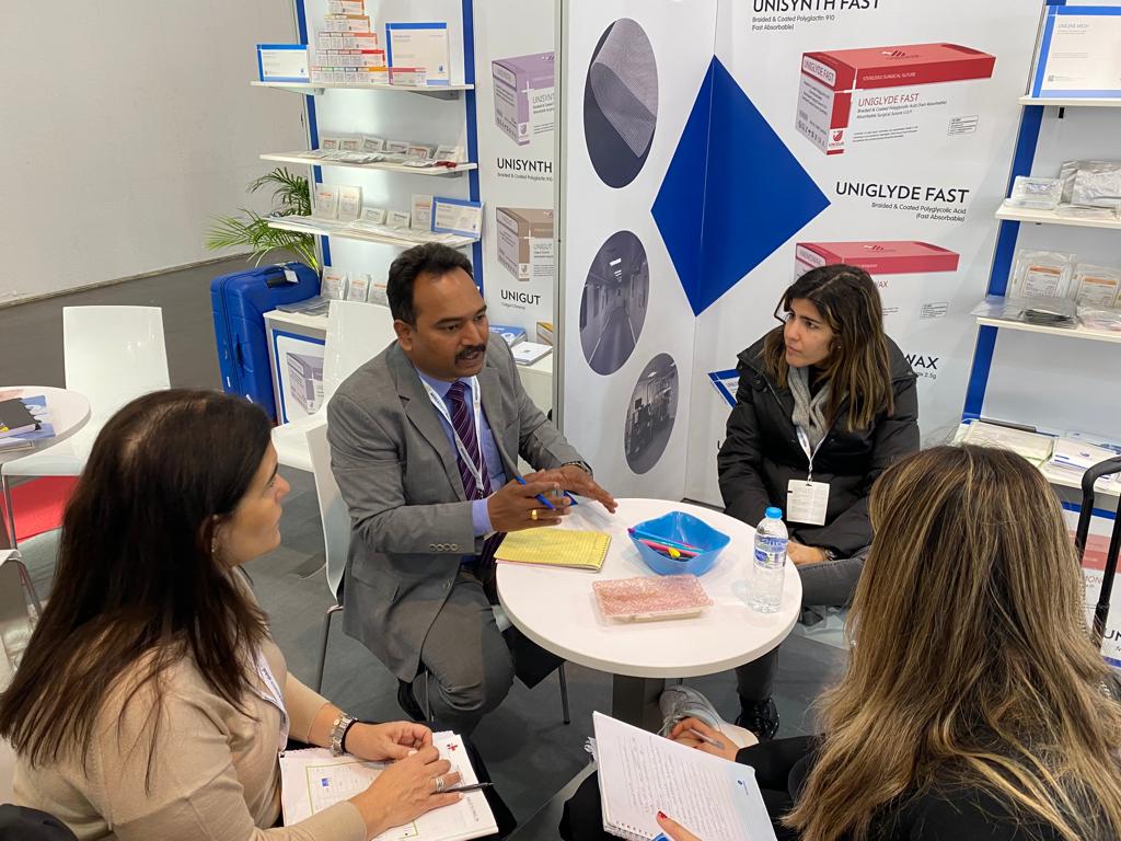universalsuture's tweet photo. 🌐✨ At Unisur Lifecare Pvt. Ltd., #customersatisfaction is the heart of our business philosophy. 🙏 We employ a multifaceted approach to continually measure and prioritize it. 
https://t.co/vLey02iViv
#sutures #surgical #Medical https://t.co/ye8v12Gf0B