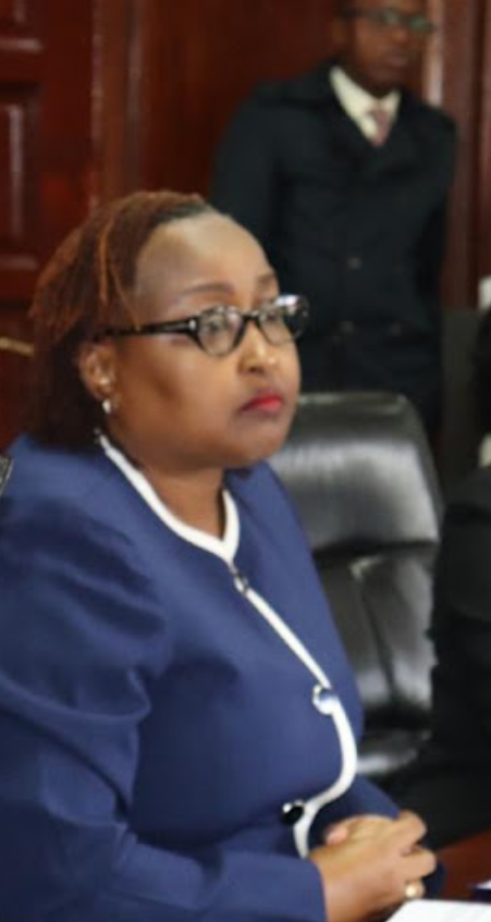 C_NyaKundiH's tweet photo. KNTC Boss Pamela Mutua cracks under pressure during DCI grilling over Ksh.16.5 billion oil scandal

Kenya National Trading Corporation (KNTC) CEO Pamela Mutua faced a rigorous interrogation at the Directorate of Criminal Investigations (DCI) on Tuesday regarding her involvement in the Ksh.16.5 billion edible oils scandal that has rocked the state corporation.

According to sources, Ms. Mutua struggled to provide satisfactory explanations or address questions raised during the grilling at Mazingira House, fueling significant suspicions of her potential culpability in the scam.