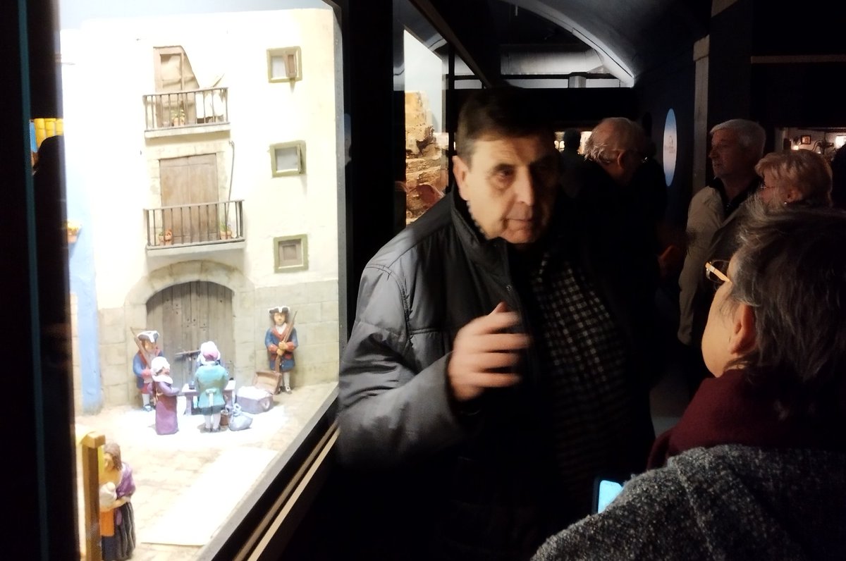 pessebrescat's tweet photo. Obrim les portes de la XIX Biennal del Pessebre #pessebre800anys al @RCercleArtistic possible gràcies a les entitats @pessebrescat i amb el suport de @Cultupopularbcn @cultpopular_cat @BarcelonaTurism @diba
#pessebrisme #patrimonicultural https://t.co/uuesXRp678