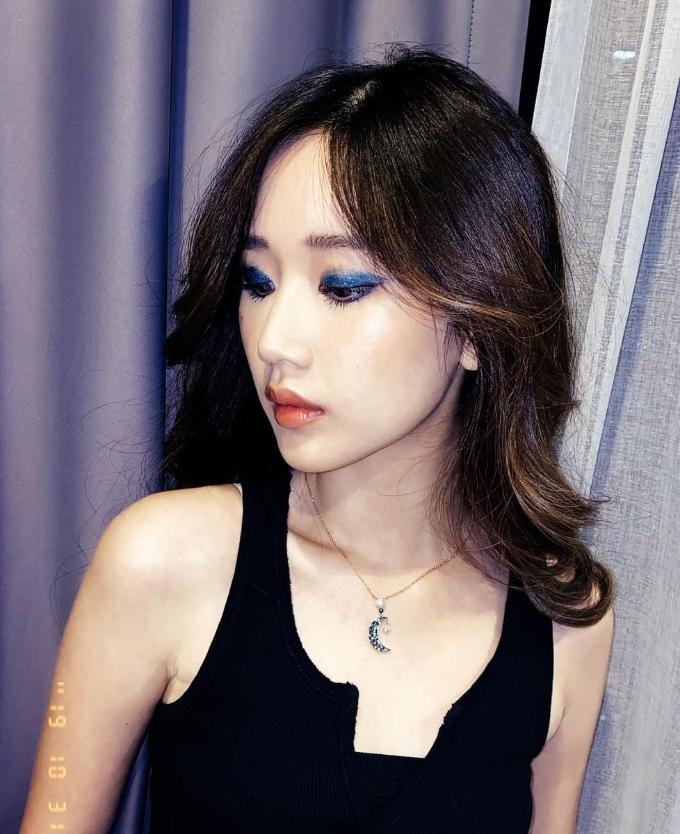 aún cuando es de noche tendrán que soportar mis interminables horas de charla acerca de mis cubitos favs del qsmp, y con eso me refiero a que hablo dormida de lo mucho que adoro a roier(⁠≧⁠▽⁠≦⁠) ¡hasta mañana, gusnai! ♡

🌷𓈒 𝚑aruk𝑖ʼs   ̷ 𝚌ra𝑓t  ུ