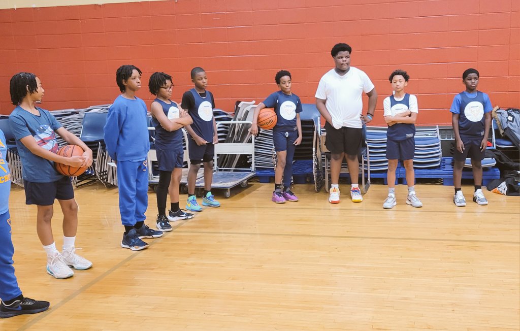 arogersgball's tweet photo. We were back in the lab last night, working on getting better.
@ChicagoDemons #CD2030 #chitowntough #biggoalsfor2024 https://t.co/e8NDrwvhad