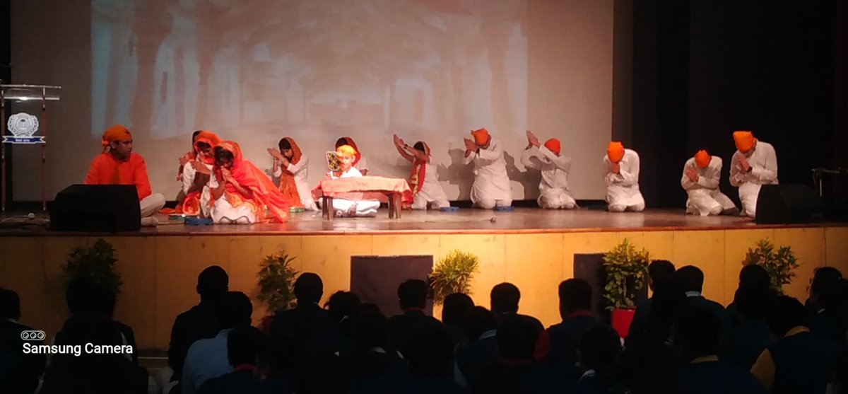 Poonamm1611's tweet image. Truly mesmerizing assembly on the occasion of Gurpurab was showcased by the students of IX B &amp;amp; D. Highlights #shabad #groupdance #skit #prabhatpheri exhibiting true essence. @ashokkp @kandhari_ekta @pntduggal @y_sanjay @madhuri_dadhich @Gagande91630169