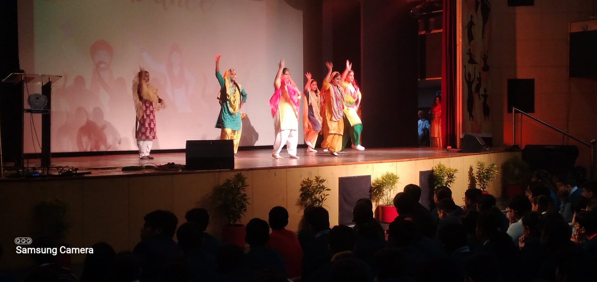 Poonamm1611's tweet image. Truly mesmerizing assembly on the occasion of Gurpurab was showcased by the students of IX B &amp;amp; D. Highlights #shabad #groupdance #skit #prabhatpheri exhibiting true essence. @ashokkp @kandhari_ekta @pntduggal @y_sanjay @madhuri_dadhich @Gagande91630169