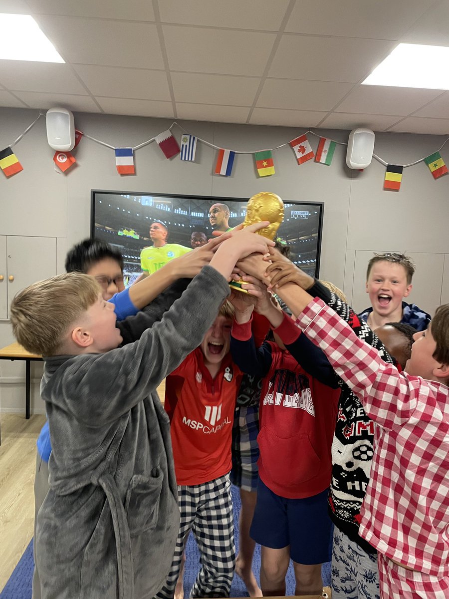 Lat night saw the dramatic climax to the Francis House Fifa World Cup , all organised (and won!) by Head of House, Alex ⚽️🏆 Congratultions to all who both took part and supported so enthusiastically! 👏 #iloveboarding #areptonprepstory