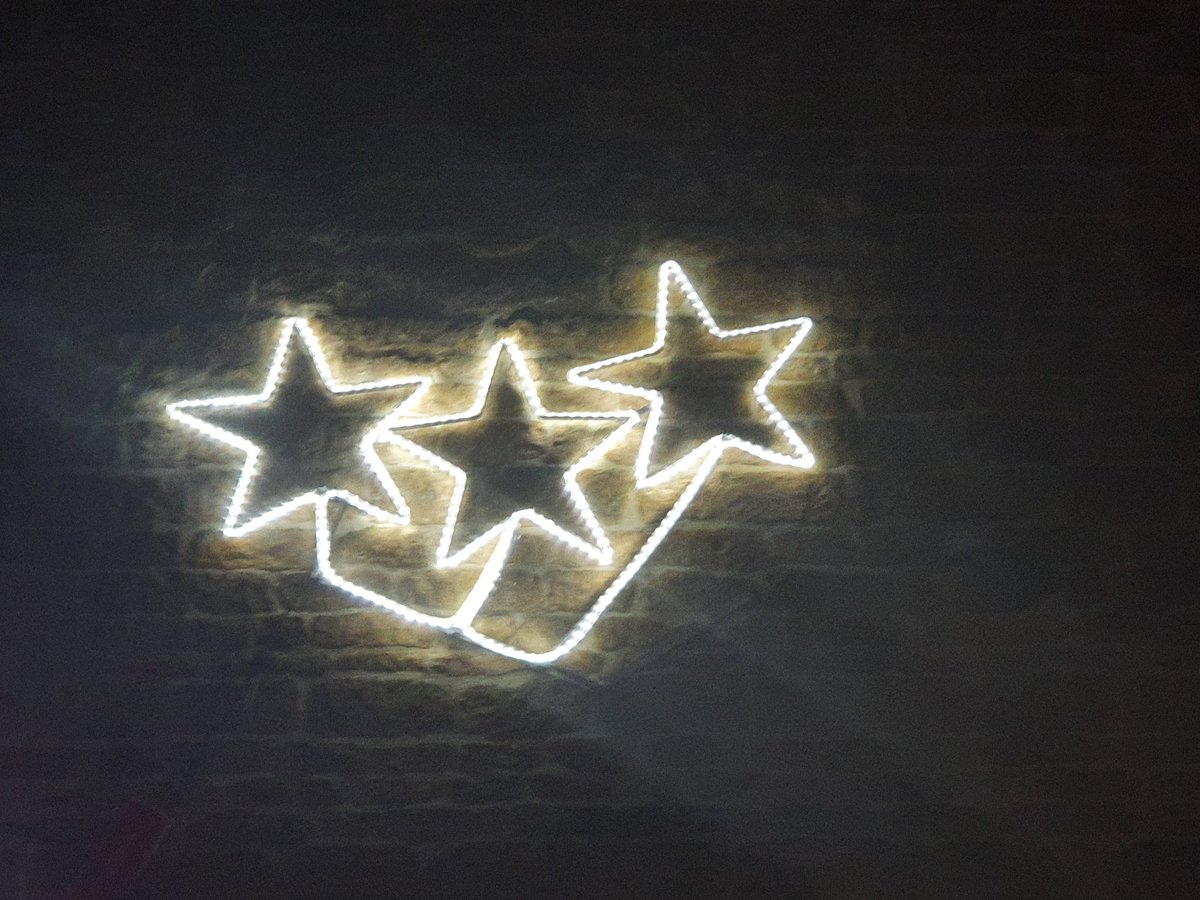 🧡🐈‍⬛🧼🍺🐉🍋🌠 ☃️🌟🎀📚Miss Kitty des Etoiles tweet media