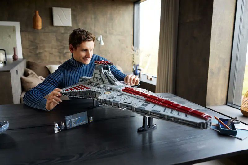mayorcete's tweet photo. Hoy vamos a abrir otro melón muy concreto: Toda la gente que dice que #LEGO es para niños no tiene ni puta idea.

Son el equivalente a los que piensan que el anime son dibujos para niños. A continuación desarrollo el por qué. https://t.co/8vc6MdEYku