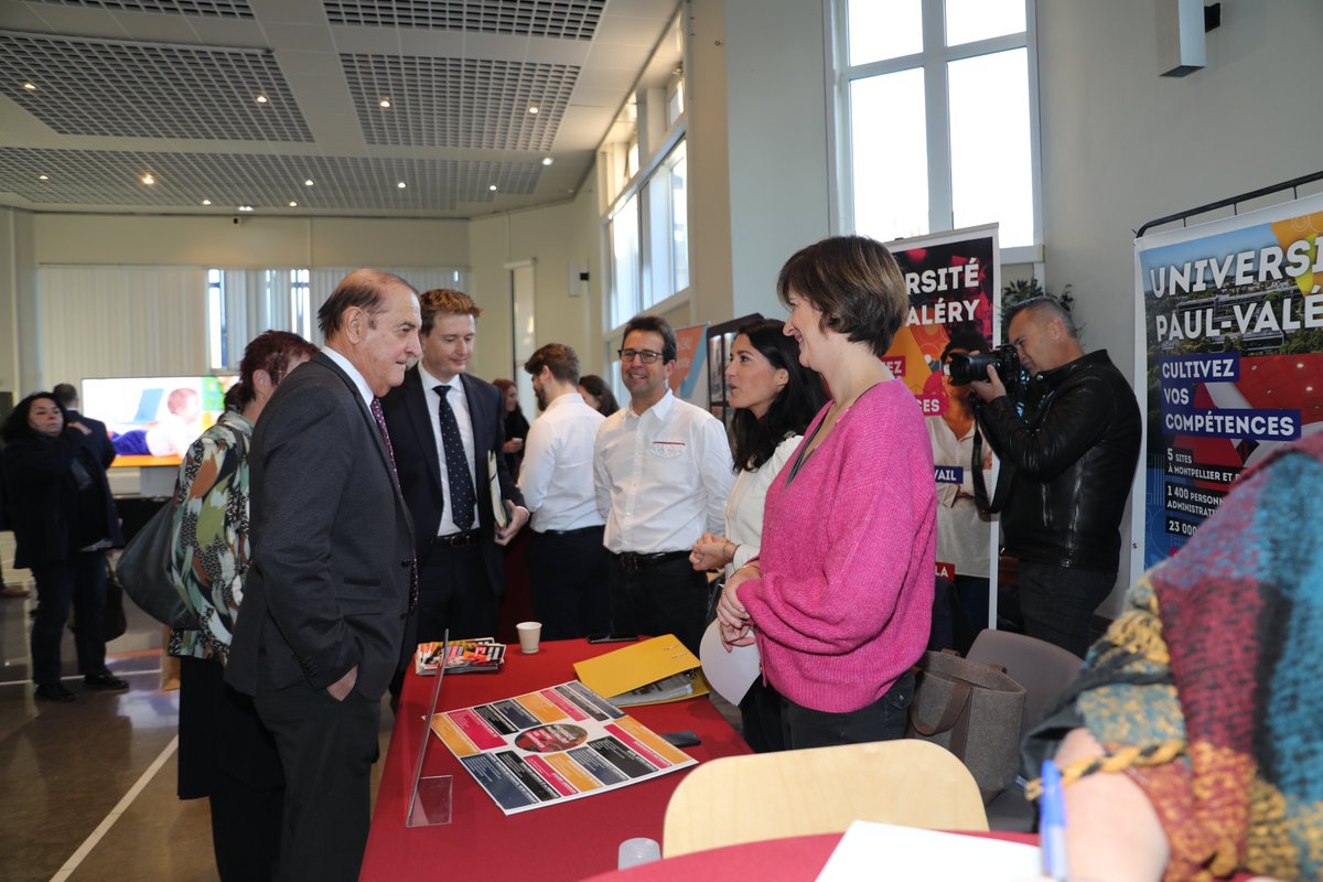 L'<a href="/univpaulvalery/">Université de Montpellier Paul-Valéry</a> est présente toute la journée au #forumdelemploipublic organisé à l'hôtel du département en partenariat avec @Poleemploi_oc, <a href="/Heraultinfos/">Département de l'Hérault</a> et tous les employeurs publics du territoire.
pole-emploi.fr/region/occitan…