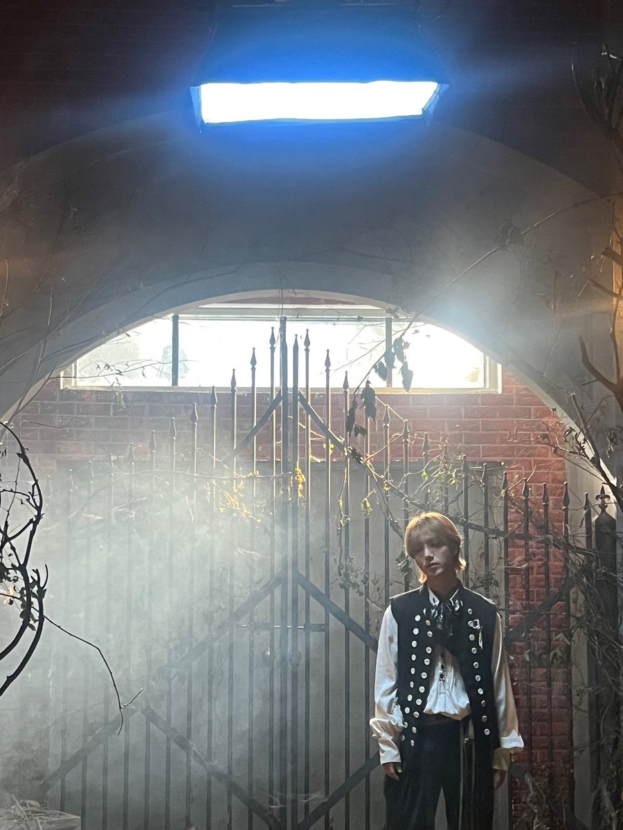angienim1106's tweet photo. 231129 YESUNG W
你并不孤单。💙
🌊✨️🕯🧛♂️🕯✨️🌊
#YESUNG #예성
#金钟云 #艺声 #김강훈 #그대니까
#Unfading_Sense #YoursEternally
#Not_Nightmare_Christmas
@YESUNG_smtown @shfly3424
#FindTheSunlight #イェソン https://t.co/SqeXNhnoXS