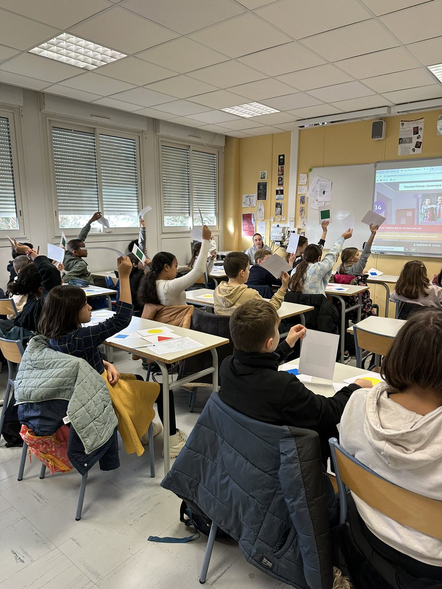 Lycée Louis Bascan 🇪🇺🇺🇦🕊 tweet media