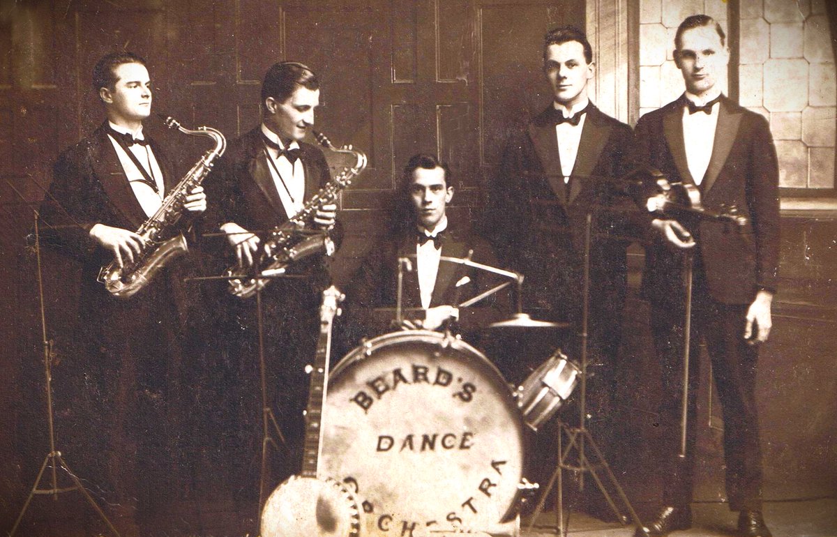 DavidBeard's tweet image. 'Swan Lake' like you've never heard it before! audiojungle.net/item/tchaikovs…  Enjoy x  #SwanLake #RoyaltyFreeMusic