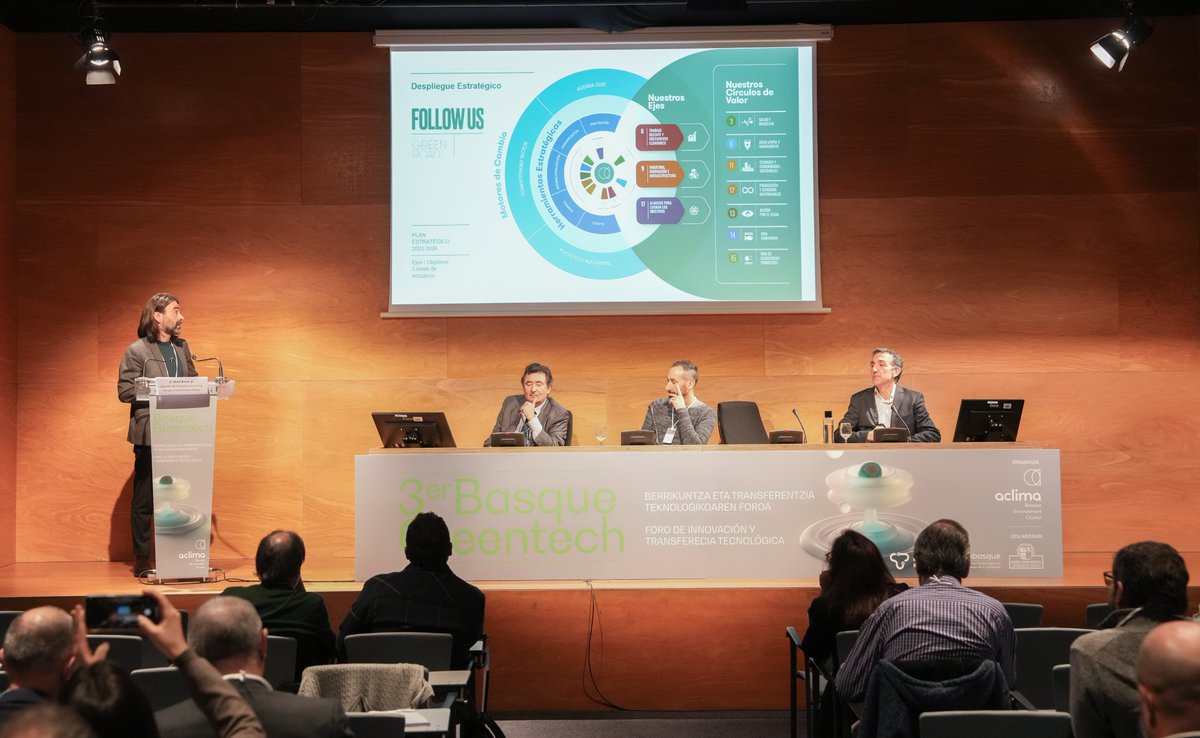 AclimaEuskadi's tweet photo. 🟢🔵🟣 Exploramos soluciones para ciudades sostenibles en el Bloque #ODS11 - Ciudades y Comunidades Sostenibles con Iñaki Corral, Andoni Hidalgo e Ivan Sanchez, moderado por Mikel Ibarra de Aclima #3BASQUEGREENTECH
#proyectos
🔵#HANDAI
🟣#BIRTUOSS @opengela
🟢#AIRSAFE https://t.co/hB1UtEIWtn