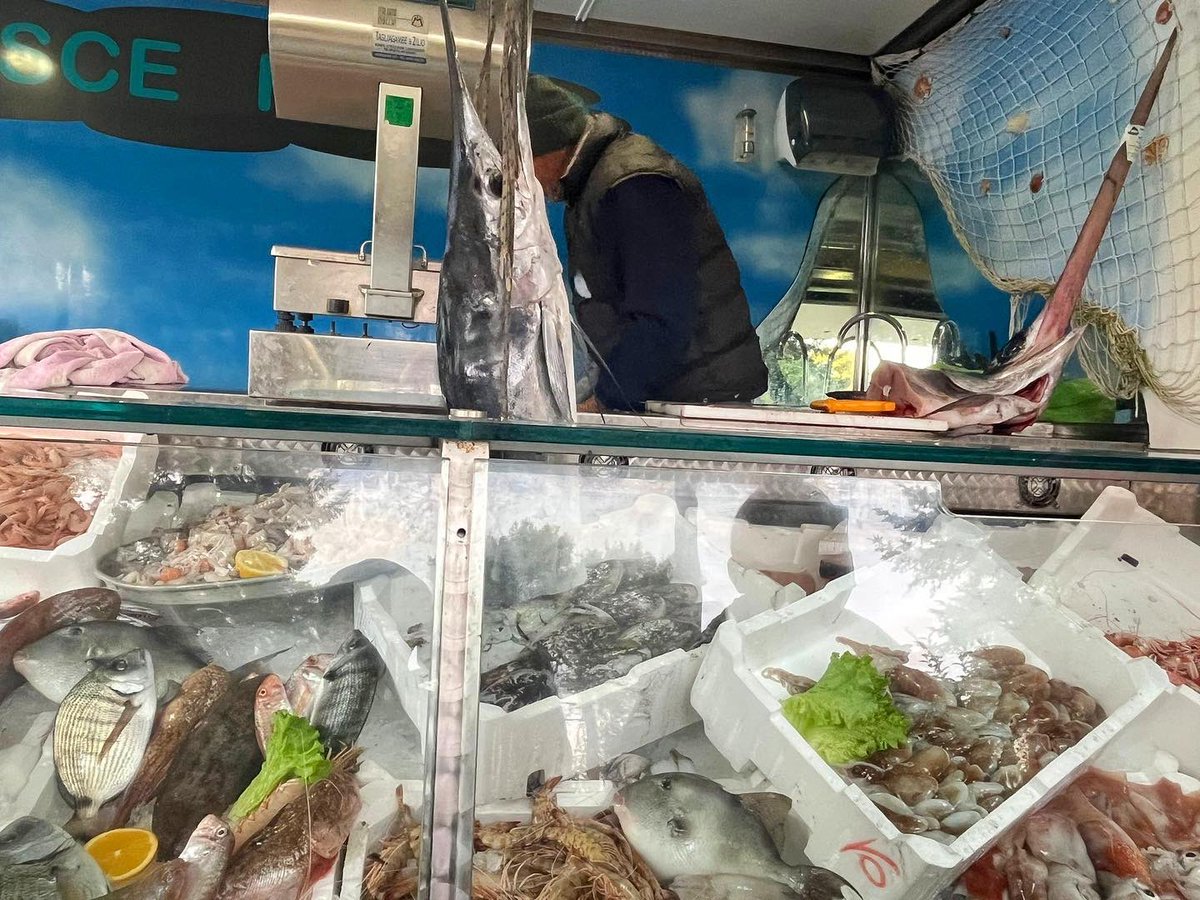 Mercado de San Guiseppe, Siena. 

Es un mercado exterior que se realiza todos los miércoles alrededor de las murallas de la ciudad. 

#CasaUrola