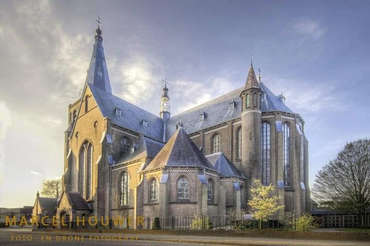 MarcelHouwer's tweet photo. De Calixtus Basiliek in Groenlo. Heb deze foto laat in de middag gemaakt. https://t.co/EklGENWU1B