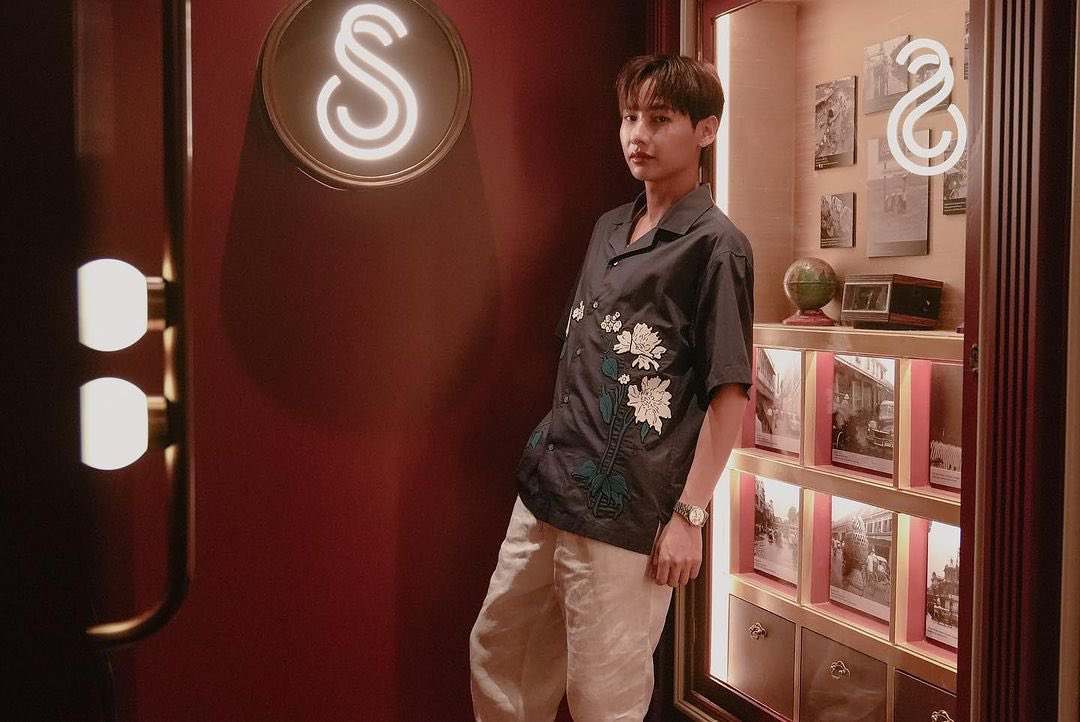 forAtthaphans's tweet photo. 🗓 29/11/23
📍IG :  jimthompson.official 

หล่อสุขุม🥂

@AtthaphanP 
#กันอรรถพันธ์  
#GunAtthaphan
#JimThompsonXOffGun https://t.co/QE44ORsebo