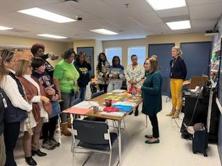 PGCPS Reading leaders, Special educators, ELD teachers, and ELST are engaged in hands-on professional development from Judi Dodson, the author of 50 Nifty Activities. SOR in practice! @PGCPSK5RELA