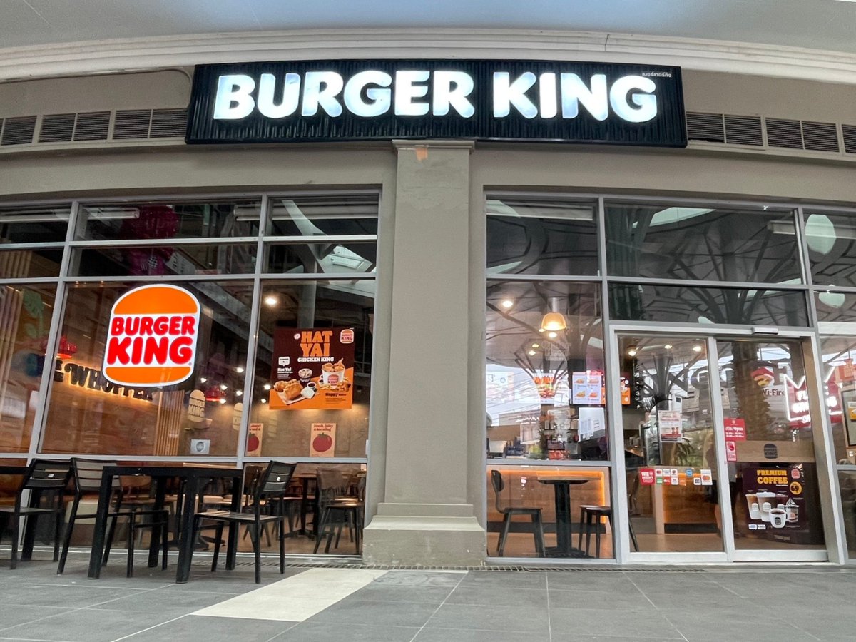 Burger King สาขาจังซีลอน 🍔😋
ปรับโฉมใหม่กลับมาเปิดให้บริการแล้ว!
⏰10.00 AM - 3.00 AM
📍GF The Jungle Zone

#BurgerKingTH #burgerking
#เบอร์เกอร์คิงยืนหนึ่งเรื่องคุณภาพ
#Jungceylon #Patong #Phuket
#จังซีลอน #ป่าตอง #ภูเก็ต