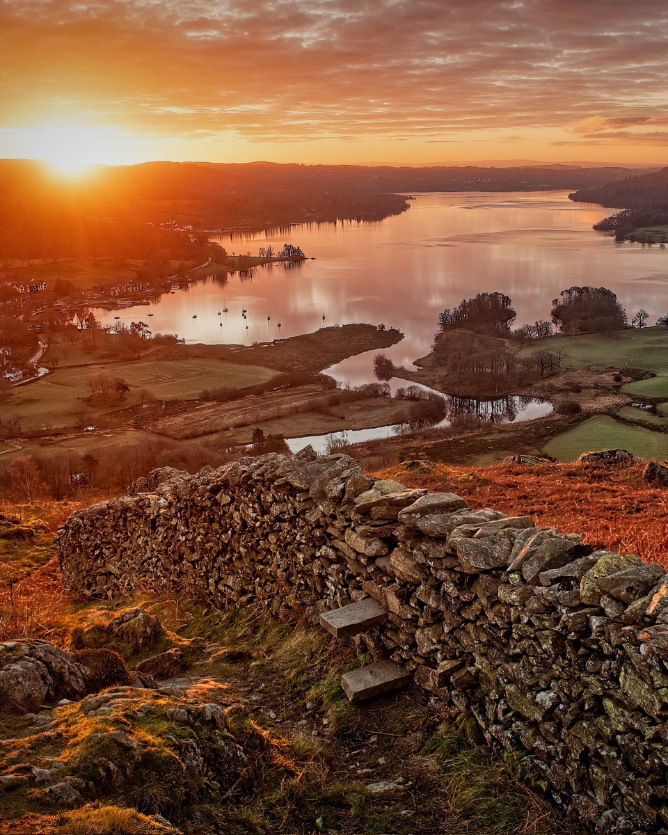 Morning everyone hope you are well. Sunrise above Waterhead at Ambleside looking down Windermere. Have a great day. #LakeDistrict <a href="/keswickbootco/">Keswick boot co</a>