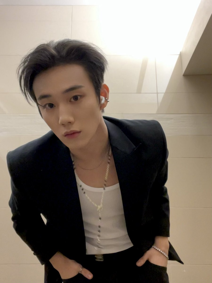 P1H_members tweet picture