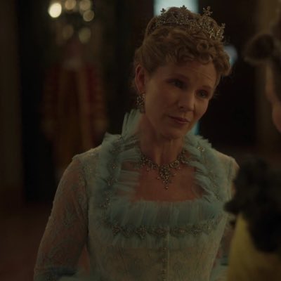 starksmedici's tweet image. I need Lindsay Duncan to be casted in The Gilded Age as Aurora’s mother