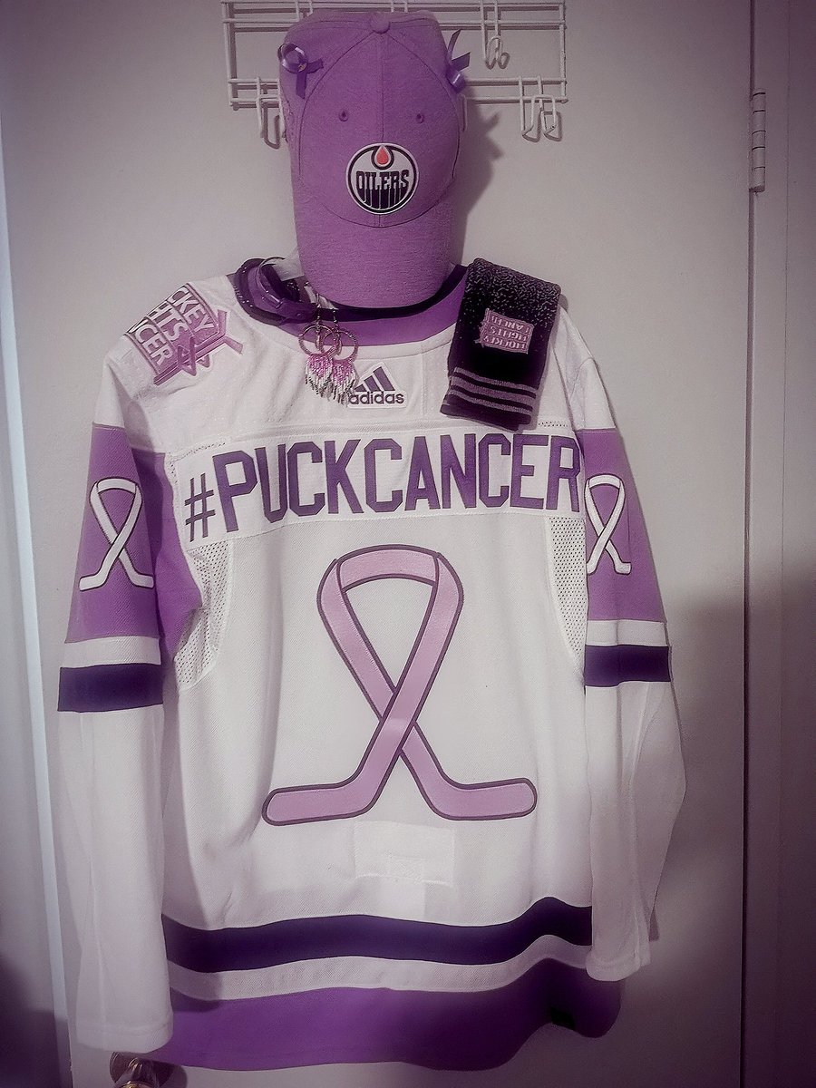 Veni, vidi, vici!!!

This mth is 20 yrs #CANCERFREE & still counting..
This is why November & #HockeyFightsCancer is so personal 2 me as I fight 4 me & those who cannot fight 4 themselves💜
Thank U my Brie, 4 such a memorable game. @EdmontonOilers she's a keeper! #LetsGoOilers