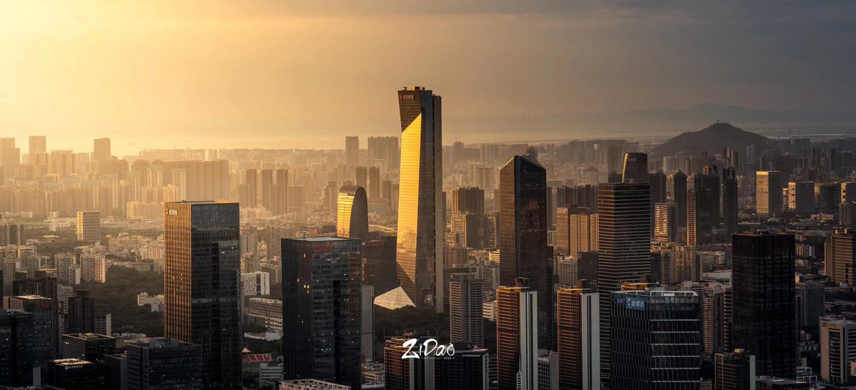 ShenzhenCity's tweet photo. Great pics of Shenzhen by ZiDao.
#shenzhen #china #skyscraper #cityscape #guangdong #hongkong #pearlriverdelta #greaterbayarea #kpf #megatall #supertall #lookingup #dezeen #archdaily #skyline #urban https://t.co/SW9uyHIT1g